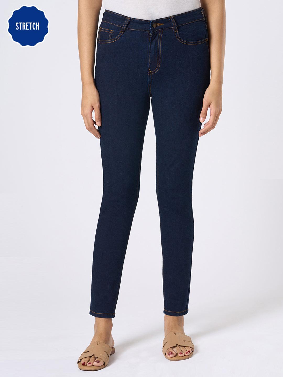 Navy blue jeans worn by a person from Rerasa