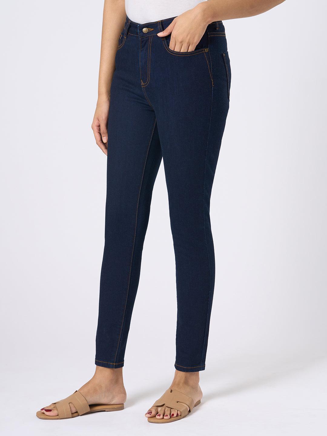 Navy blue jeans worn by a person from Rerasa